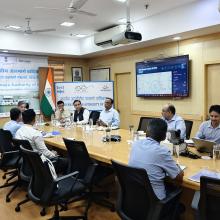 Chief Hydrographer to the Govt of India - Vice Admiral Lochan Singh Pathania - interacted with Chairman, IWAI Shri Vijay Kumar, IAS & discussed ways to enhance the efficiency of IWAI's hydrography wing.