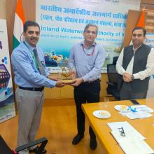Chief Hydrographer to the Govt of India - Vice Admiral Lochan Singh Pathania - interacted with Chairman, IWAI Shri Vijay Kumar, IAS & discussed ways to enhance the efficiency of IWAI's hydrography wing.