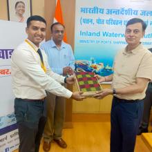 Chief Hydrographer to the Govt of India - Vice Admiral Lochan Singh Pathania - interacted with Chairman, IWAI Shri Vijay Kumar, IAS & discussed ways to enhance the efficiency of IWAI's hydrography wing.