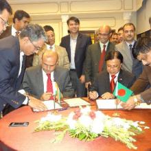 Draft MoU on passenger and cruise services on coastal and protocol route was signed by Secretary Shipping GOI and Secretary Shipping Govt. of Bangladesh in New Delhi on 16.11.2015